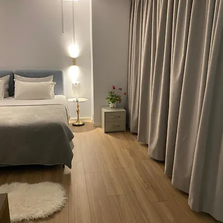 1 Apartment *