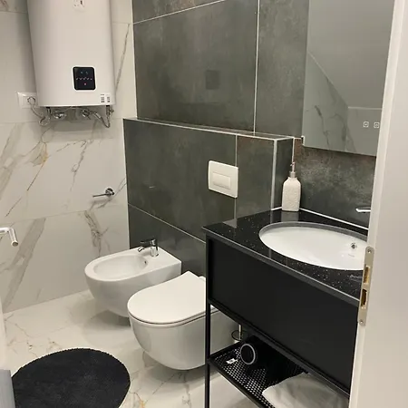 1 Apartment